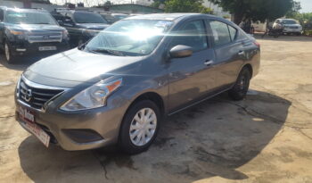 Nissan Versa full