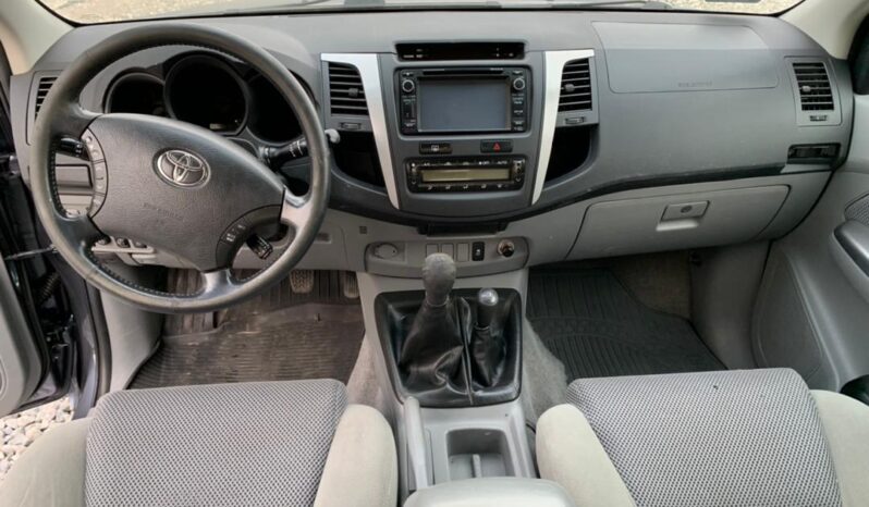 Toyota Hilux 2011 full