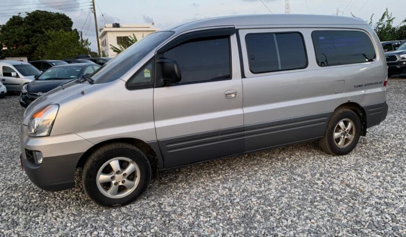 Hyundai H1 2010 full