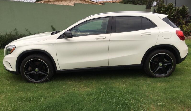 Mercedes Benz GLA 2015 full