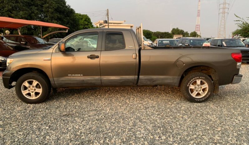 Toyota Tundra extra long 2009 full