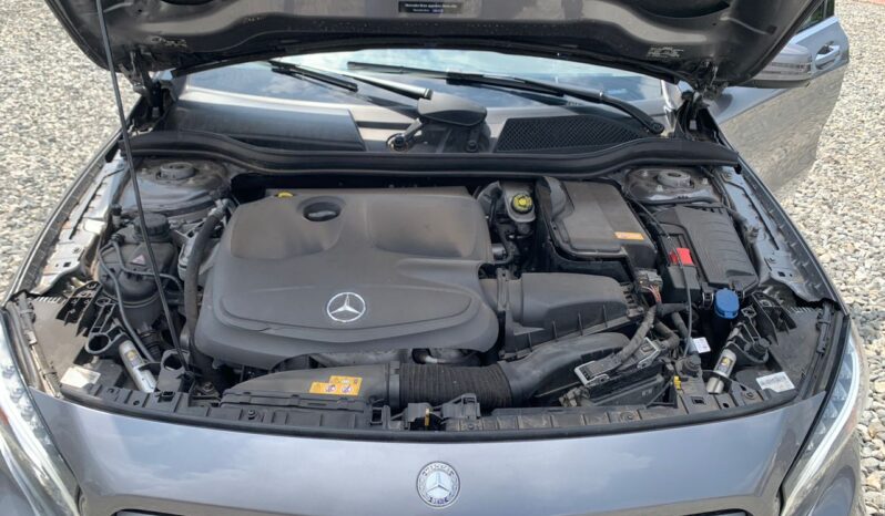 Mercedes Benz GLA 250 4Matic full