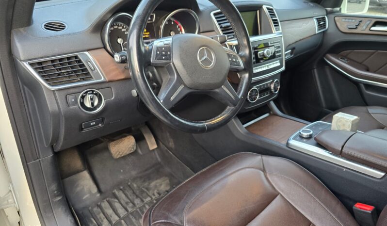 Mercedes Benz GL550 4 Matic full