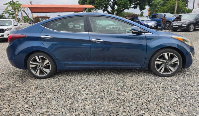 Hyundai Elantra full