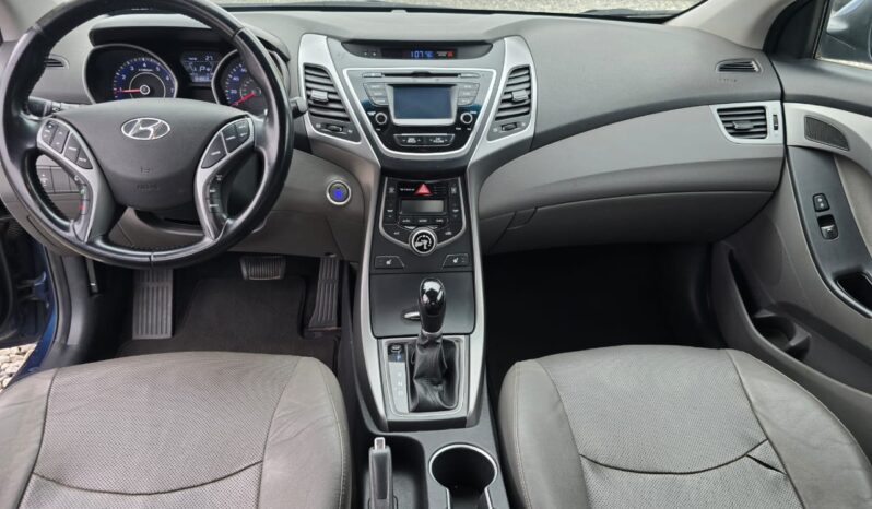 Hyundai Elantra full