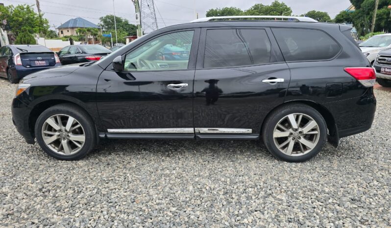 Nissan Pathfinder full