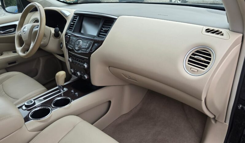 Nissan Pathfinder full