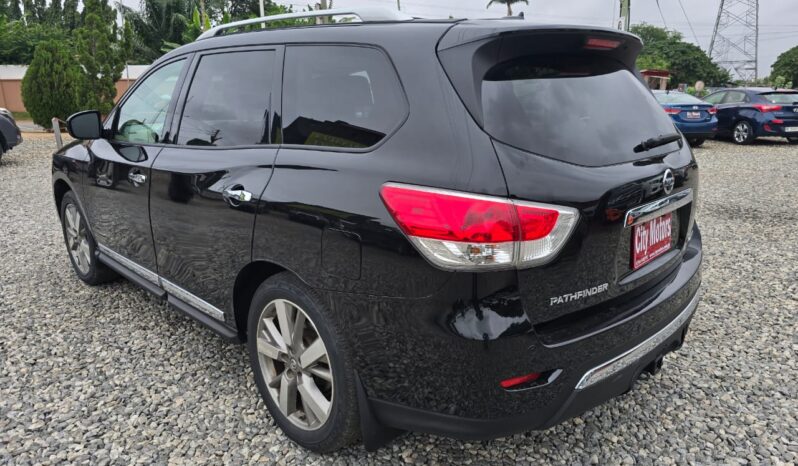 Nissan Pathfinder full