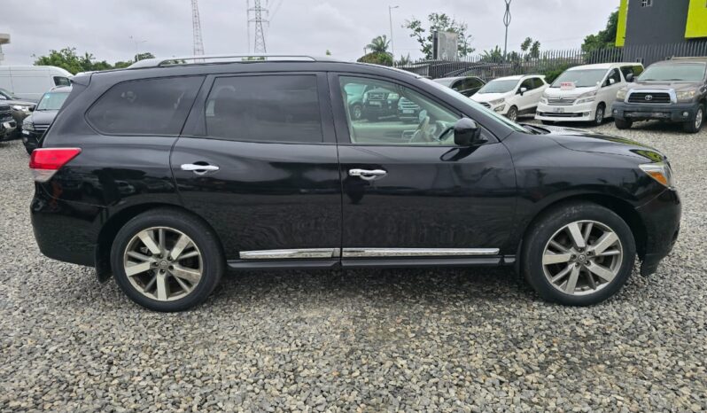 Nissan Pathfinder full
