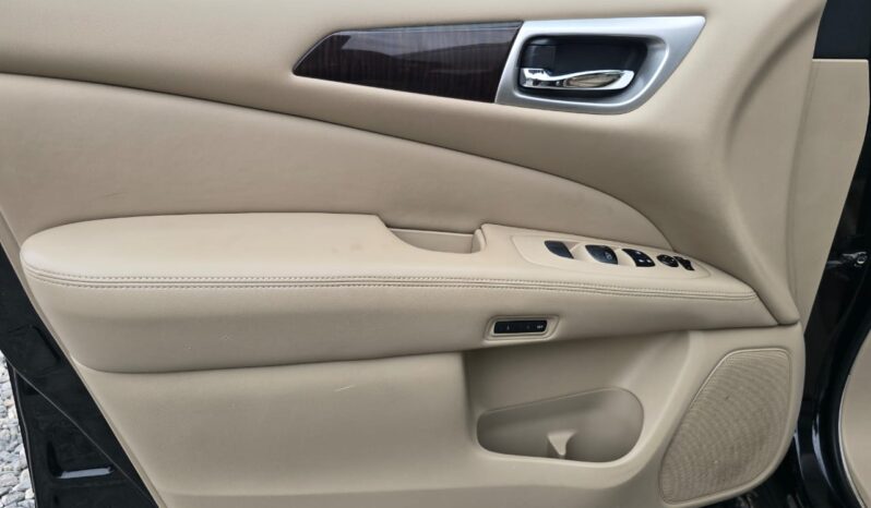 Nissan Pathfinder full