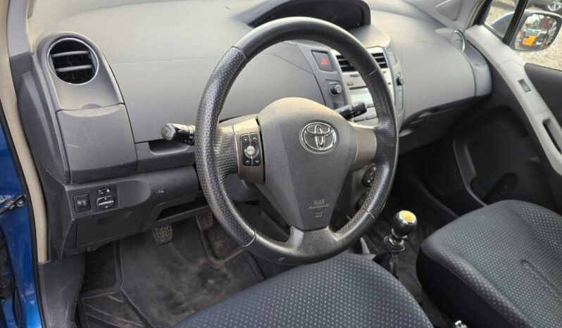 Toyota Yaris full