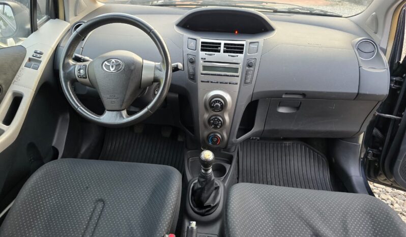 Toyota Yaris full