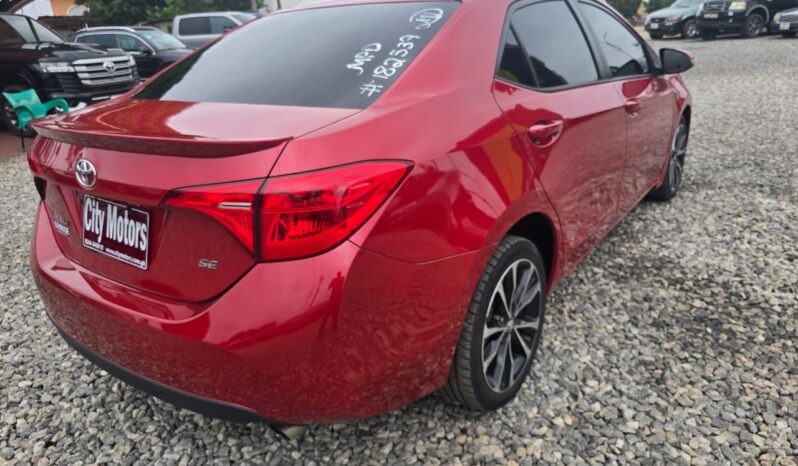 Toyota Corolla SE full