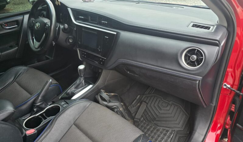 Toyota Corolla SE full