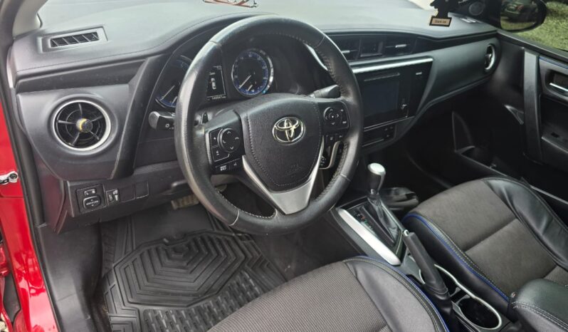 Toyota Corolla SE full