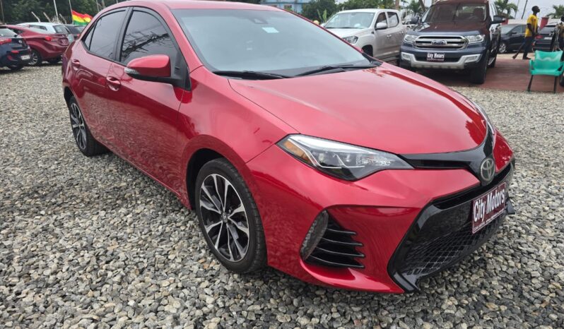 Toyota Corolla SE full