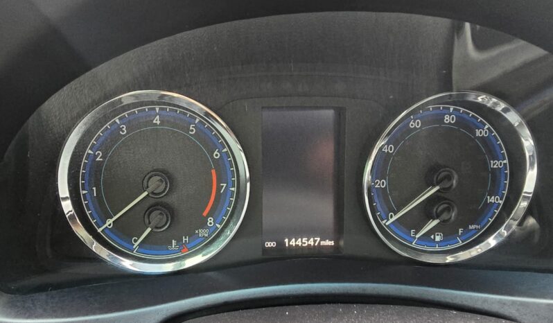 Toyota Corolla SE full