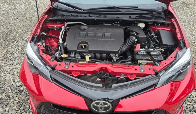 Toyota Corolla SE full