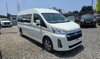 Toyota Hiace full