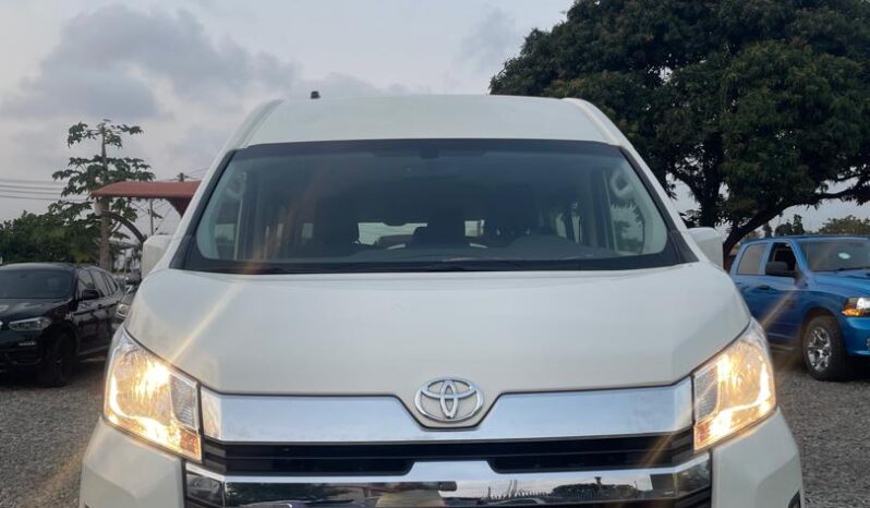 Toyota Hiace full