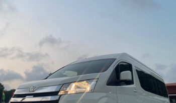 Toyota Hiace full