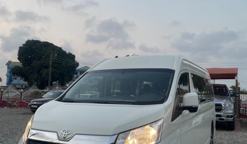 Toyota Hiace full
