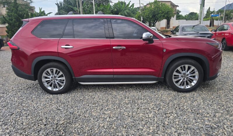 Toyota Grand Highlander sports full