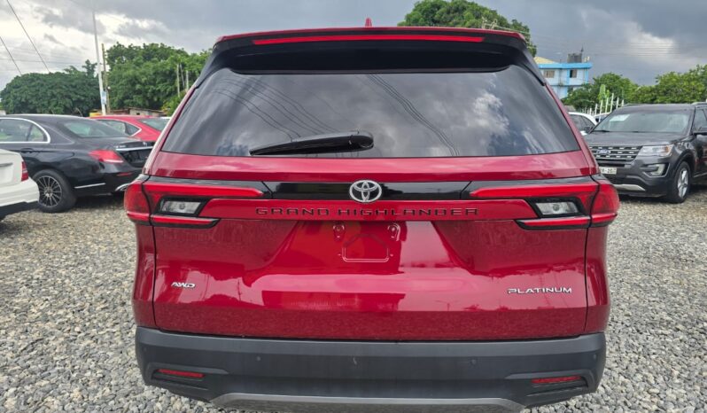 Toyota Grand Highlander sports full