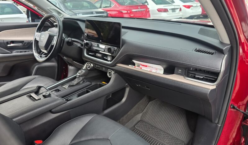 Toyota Grand Highlander sports full