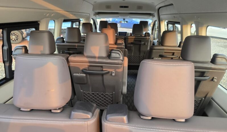 Toyota Hiace GL full