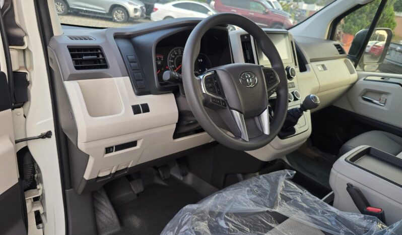 Toyota Hiace GL full