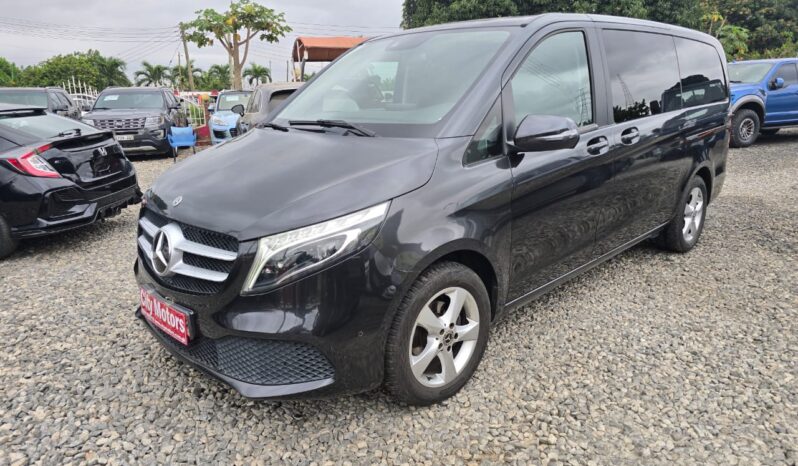 Mercedes Benz V300d full