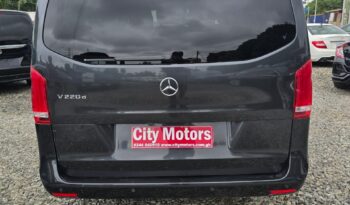 Mercedes Benz V300d full
