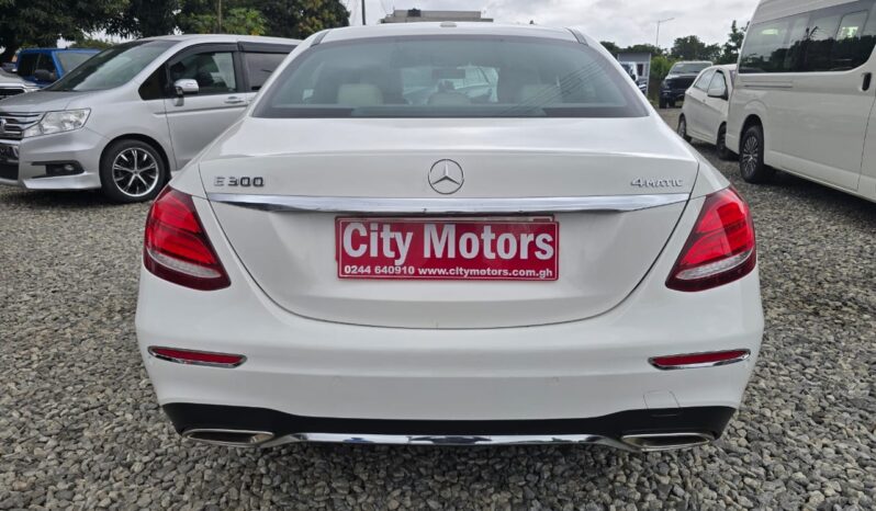 Mercedes Benz E300 2017 full