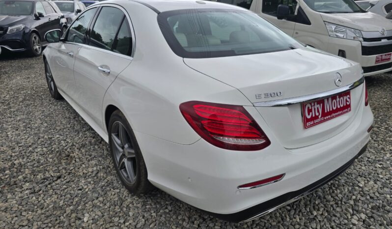 Mercedes Benz E300 2017 full