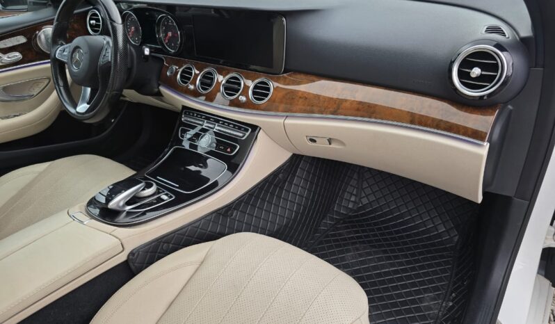 Mercedes Benz E300 2017 full