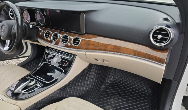 Mercedes Benz E300 2017 full