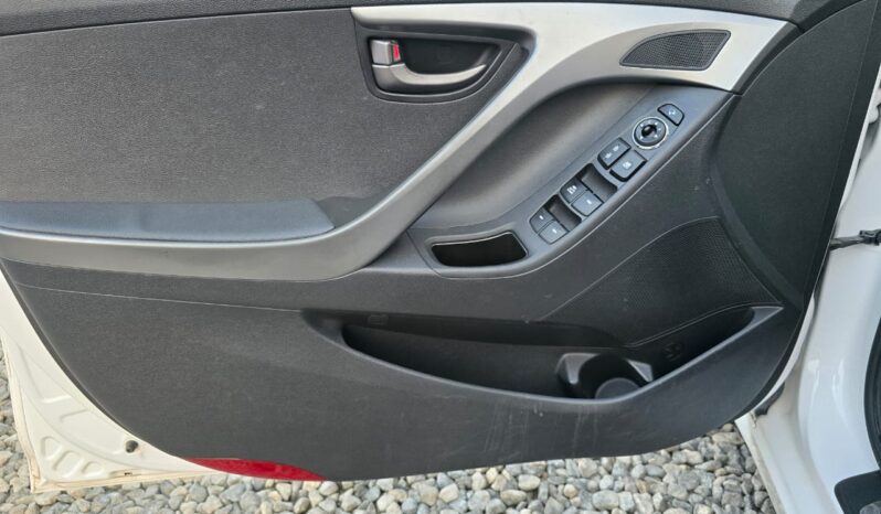 Hyundai Avante 2013 full