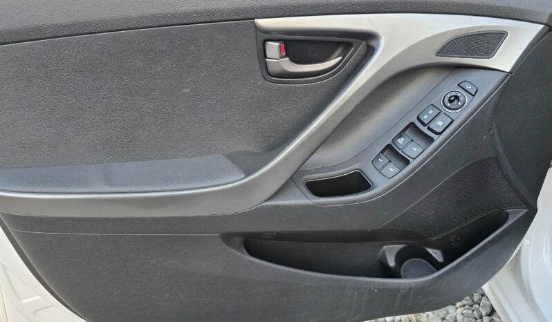 Hyundai Avante 2013 full