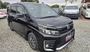 Toyota Voxy 2014 full