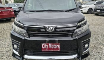 Toyota Voxy 2014 full