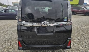 Toyota Voxy 2014 full