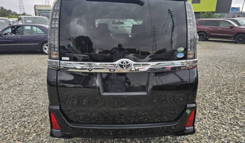 Toyota Voxy 2014 full