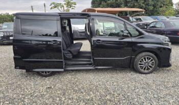 Toyota Voxy 2014 full