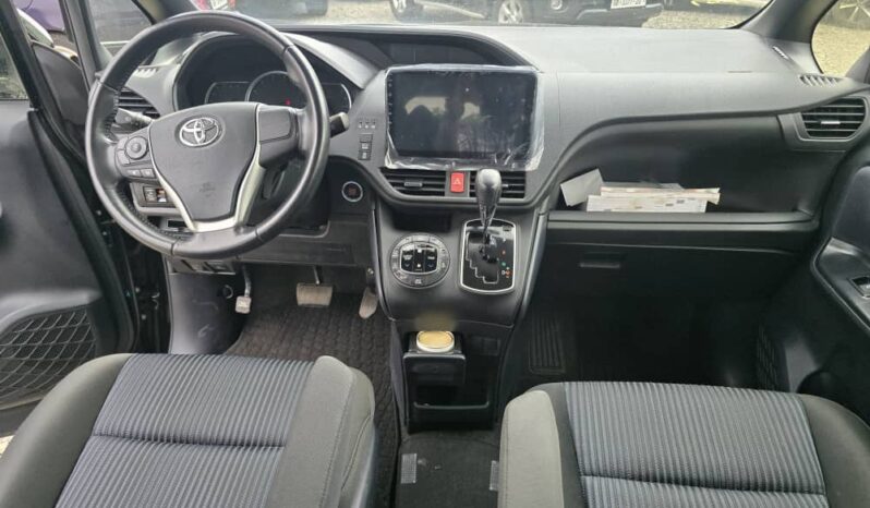 Toyota Voxy 2014 full