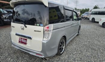 Toyota Voxy 2012 full