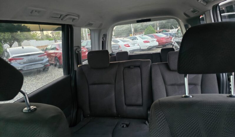 Toyota Voxy 2012 full