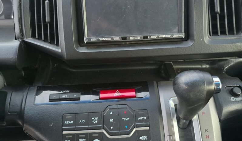 Toyota Voxy 2012 full