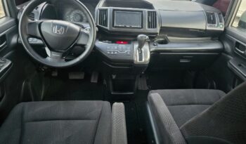 Toyota Voxy 2012 full